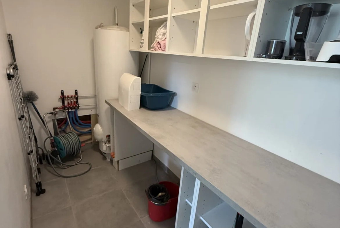 Maison spacieuse à Ris avec vue dégagée et terrain arboré 