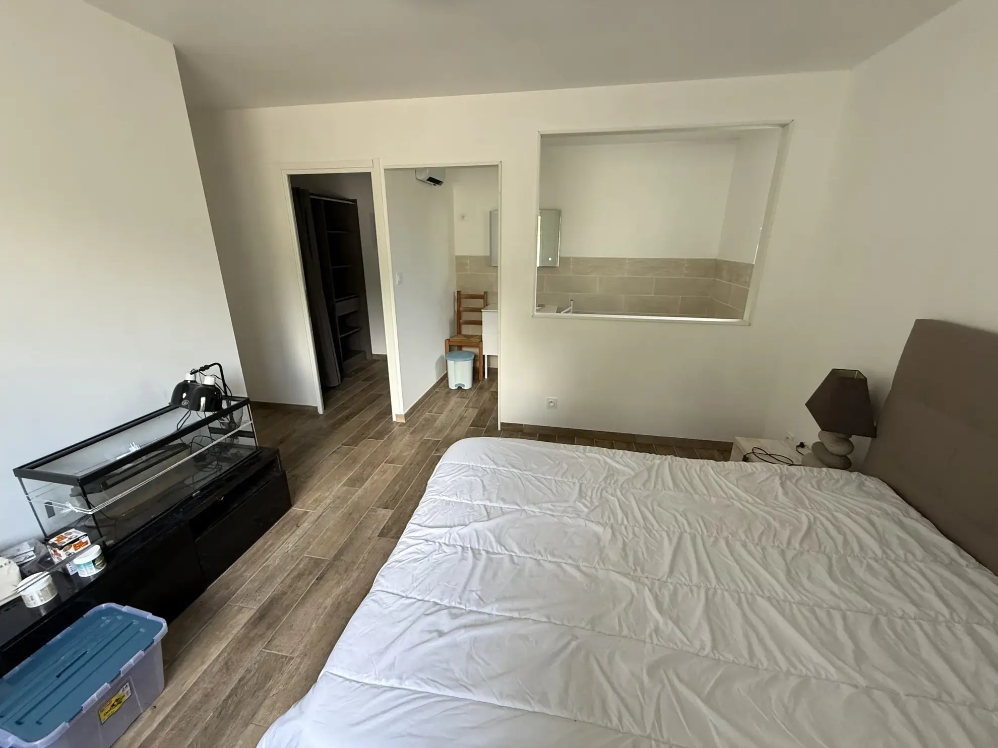 Maison spacieuse à Ris avec vue dégagée et terrain arboré 