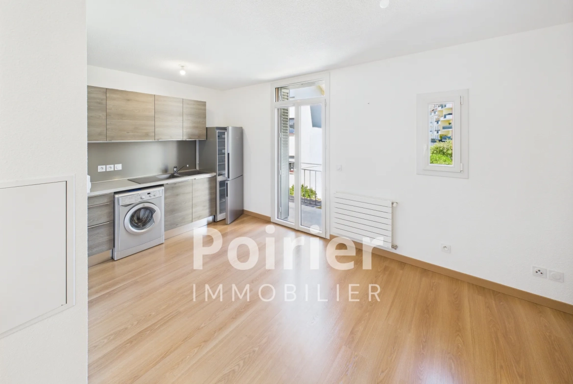 Bel appartement T3 rénové à Evian-les-Bains avec vue lac et proximité centre 