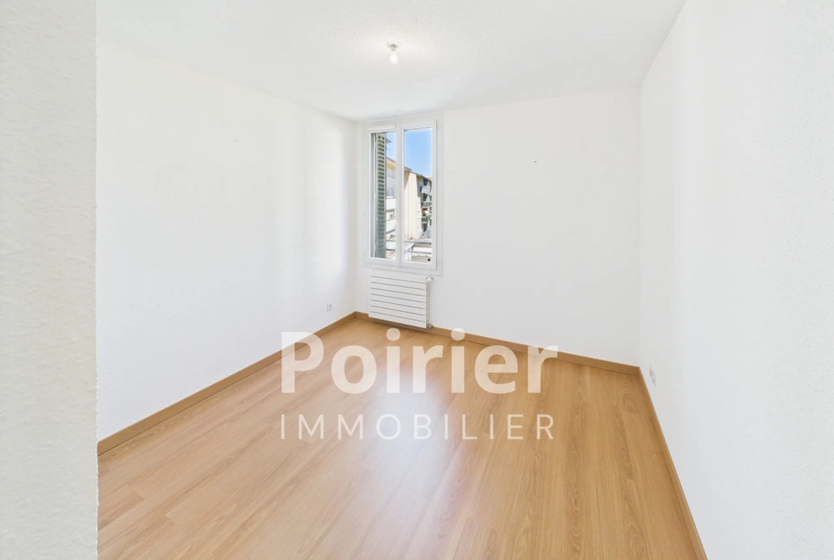 Bel appartement T3 rénové à Evian-les-Bains avec vue lac et proximité centre 