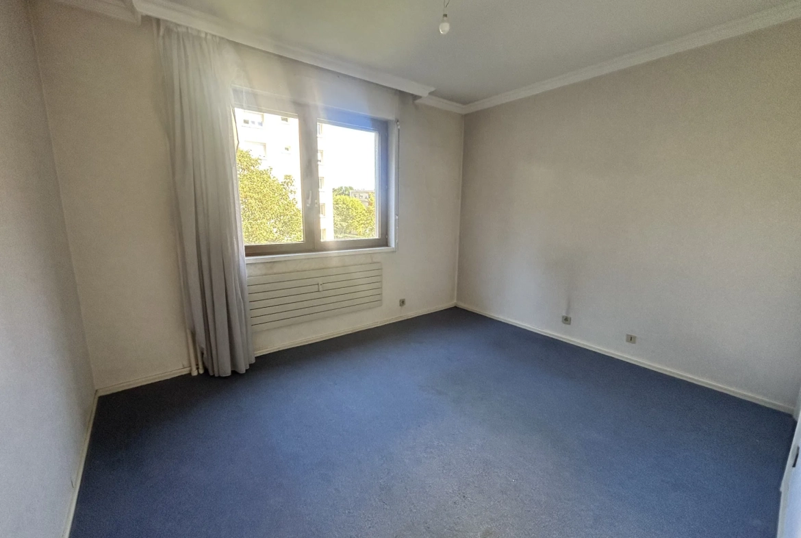 Appartement F6 de 151,37 m² avec 4 chambres et deux terrasses à Saint-Étienne 