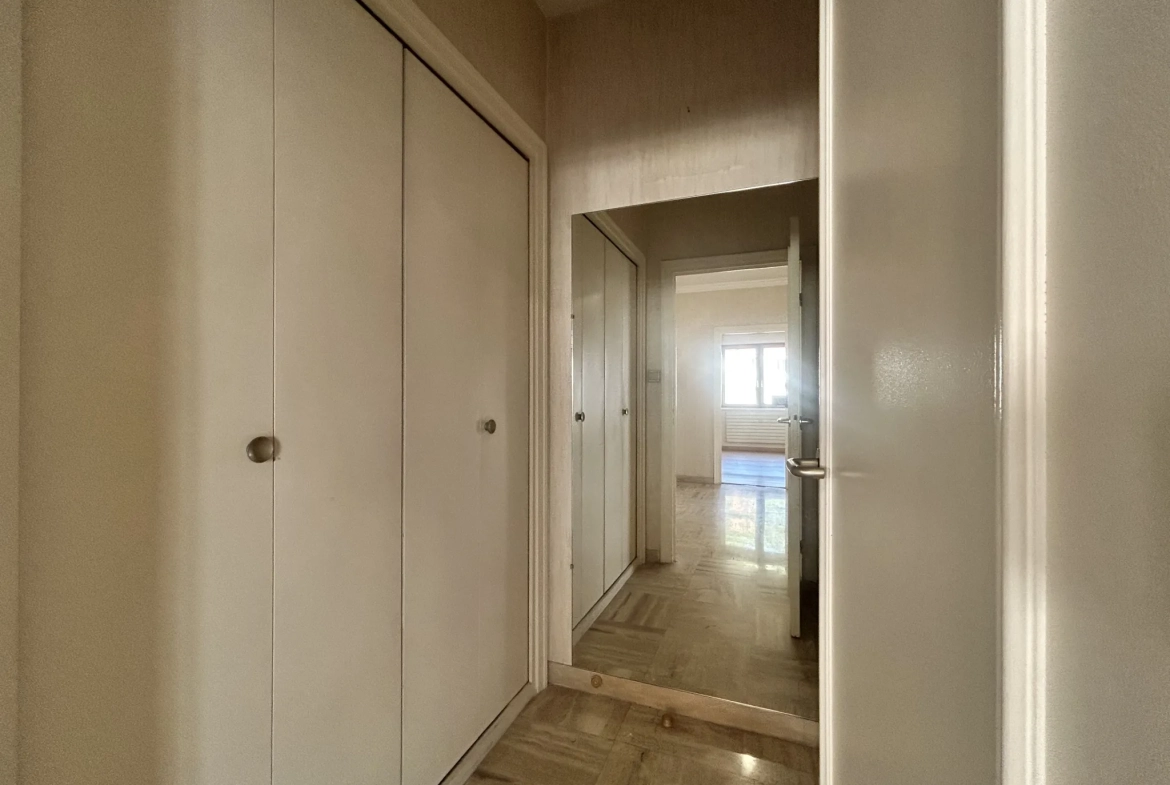 Appartement F6 de 151,37 m² avec 4 chambres et deux terrasses à Saint-Étienne 