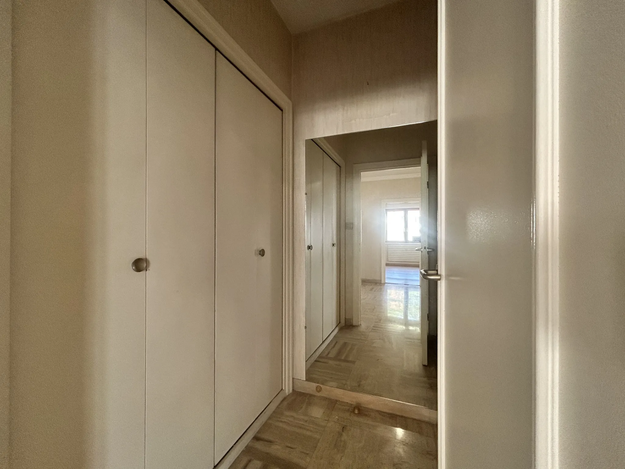 Appartement F6 de 151,37 m² avec 4 chambres et deux terrasses à Saint-Étienne 