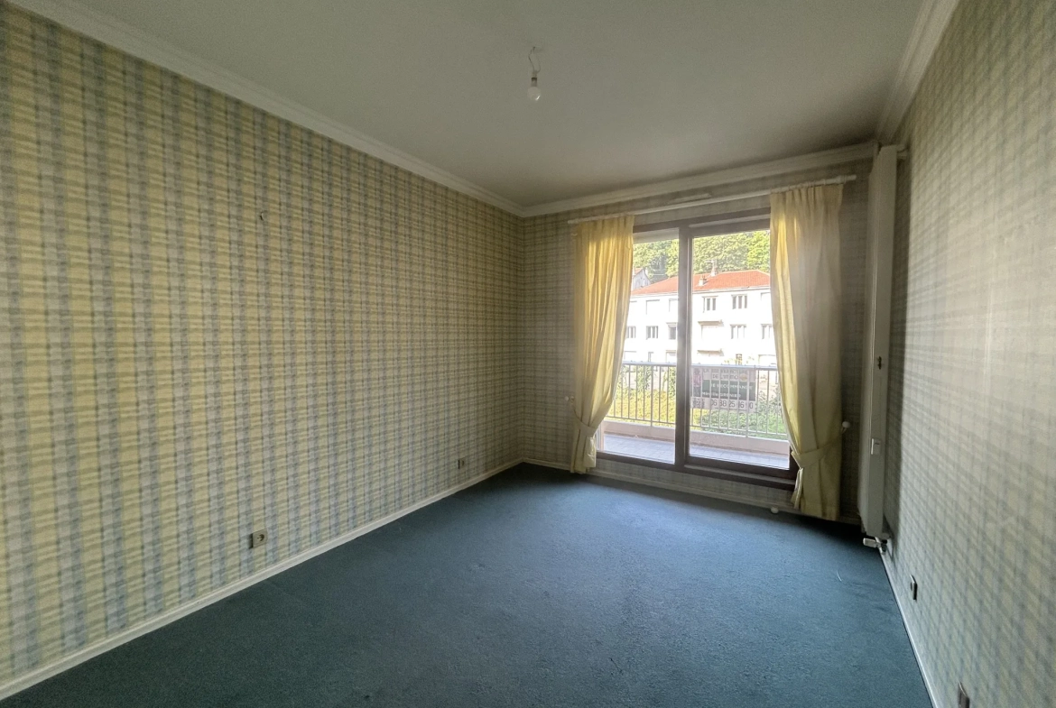 Appartement F6 de 151,37 m² avec 4 chambres et deux terrasses à Saint-Étienne 