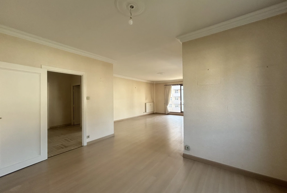 Appartement F6 de 151,37 m² avec 4 chambres et deux terrasses à Saint-Étienne 