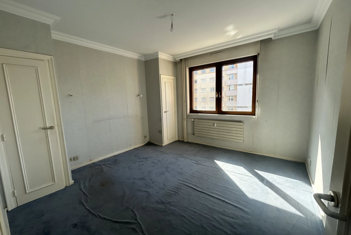 Appartement F6 de 151,37 m² avec 4 chambres et deux terrasses à Saint-Étienne 