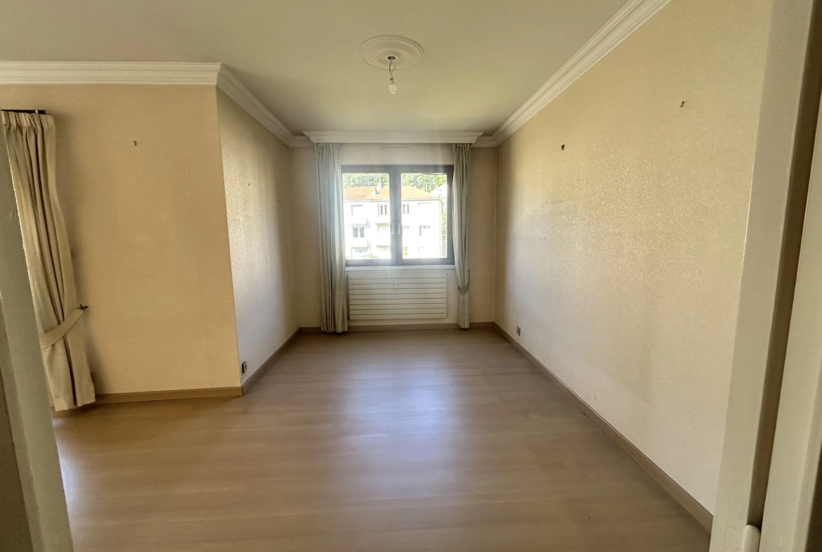 Appartement F6 de 151,37 m² avec 4 chambres et deux terrasses à Saint-Étienne 