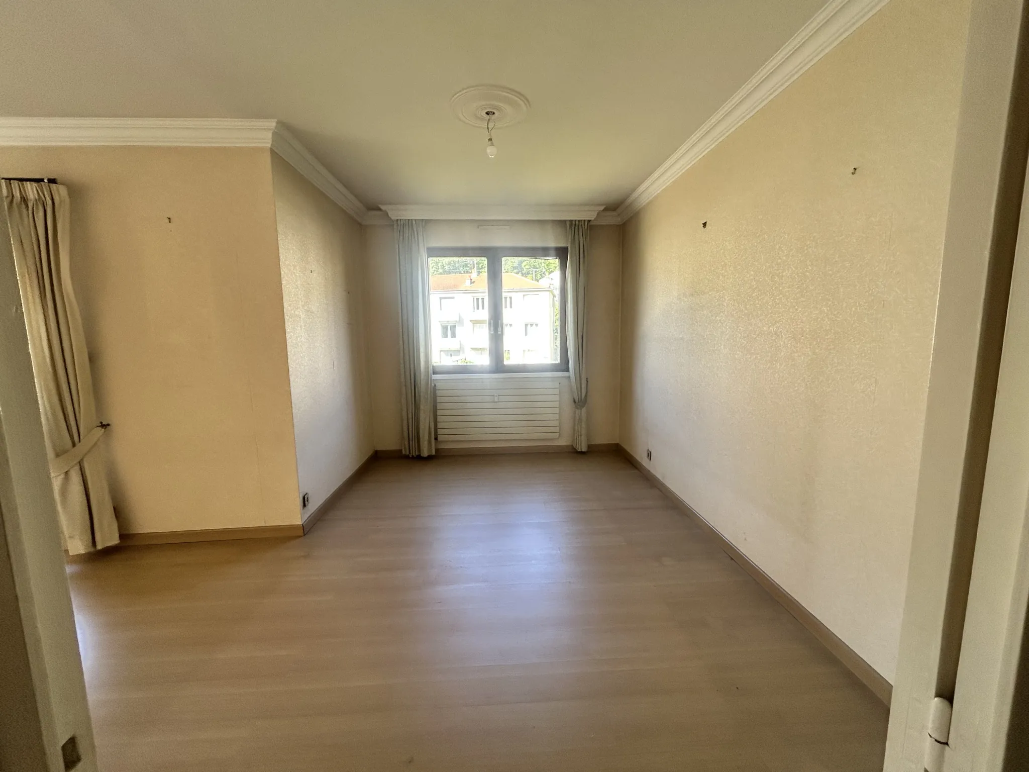 Appartement F6 de 151,37 m² avec 4 chambres et deux terrasses à Saint-Étienne 