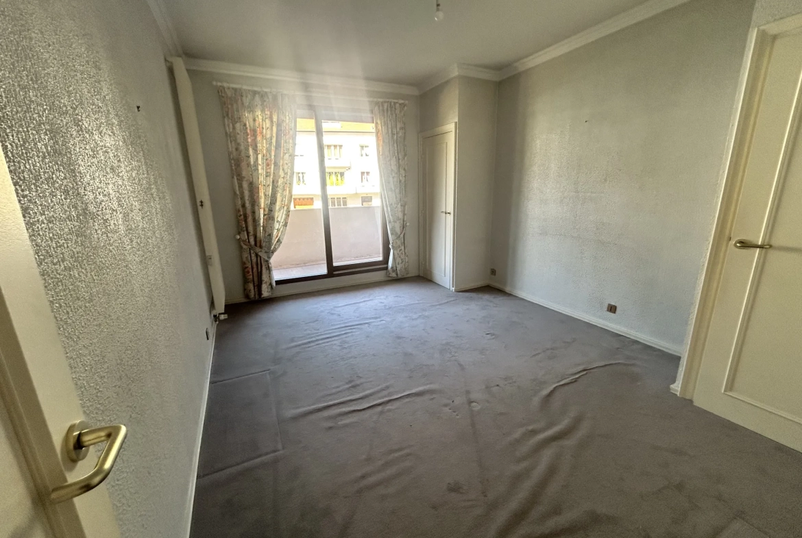 Appartement F6 de 151,37 m² avec 4 chambres et deux terrasses à Saint-Étienne 