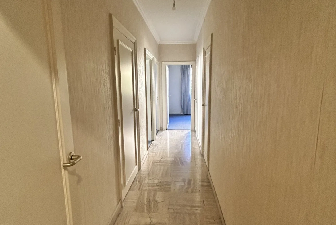 Appartement F6 de 151,37 m² avec 4 chambres et deux terrasses à Saint-Étienne 