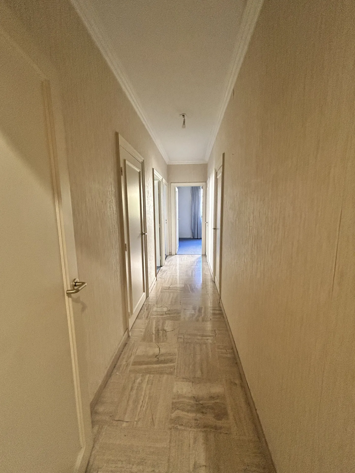 Appartement F6 de 151,37 m² avec 4 chambres et deux terrasses à Saint-Étienne 