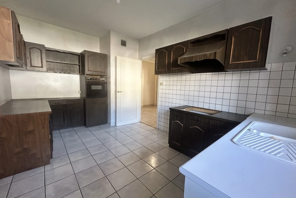 Appartement F6 de 151,37 m² avec 4 chambres et deux terrasses à Saint-Étienne 