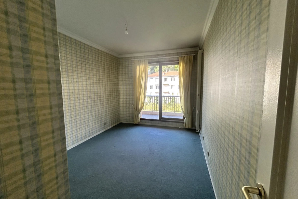 Appartement F6 de 151,37 m² avec 4 chambres et deux terrasses à Saint-Étienne 