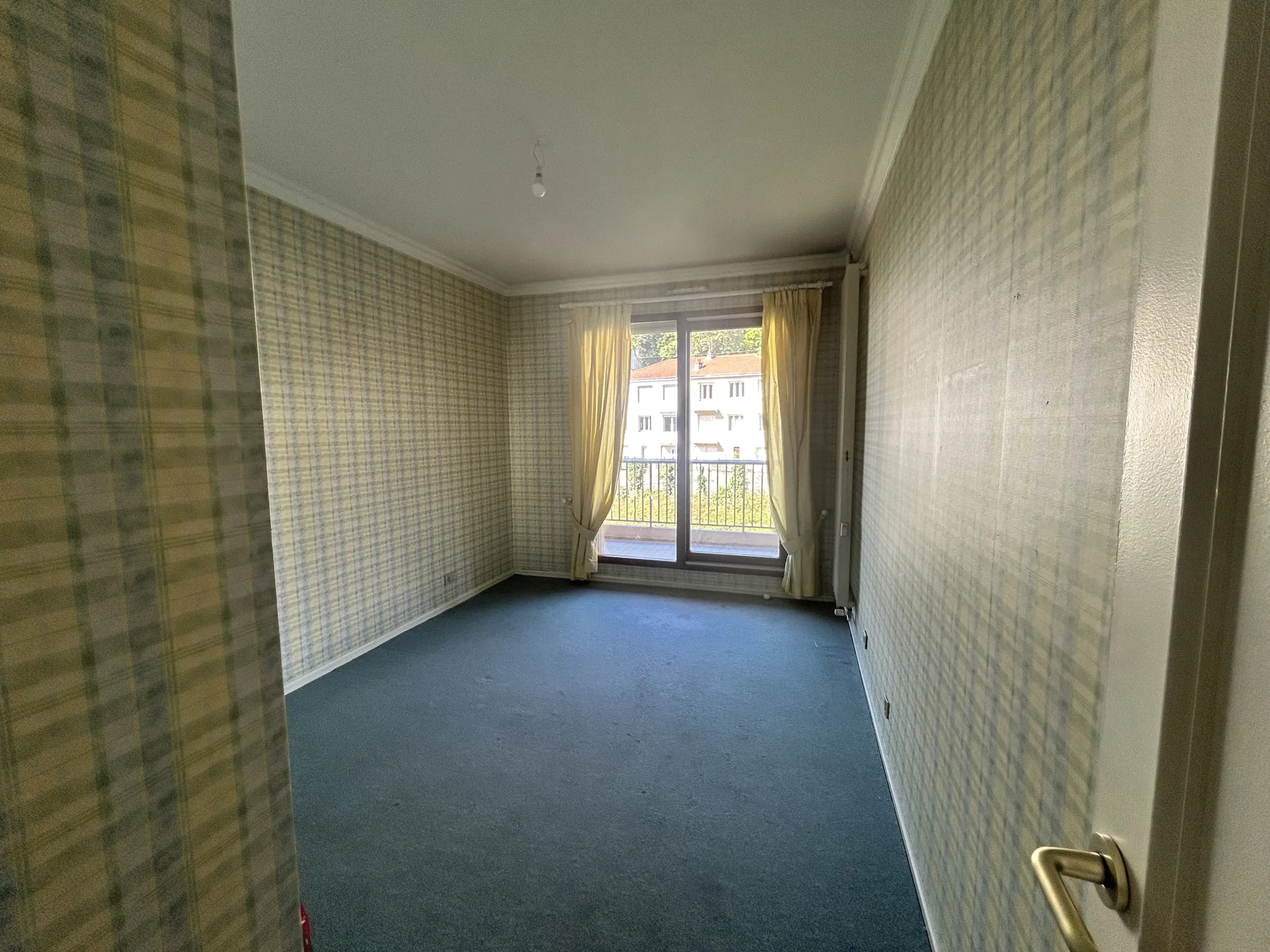Appartement F6 de 151,37 m² avec 4 chambres et deux terrasses à Saint-Étienne 
