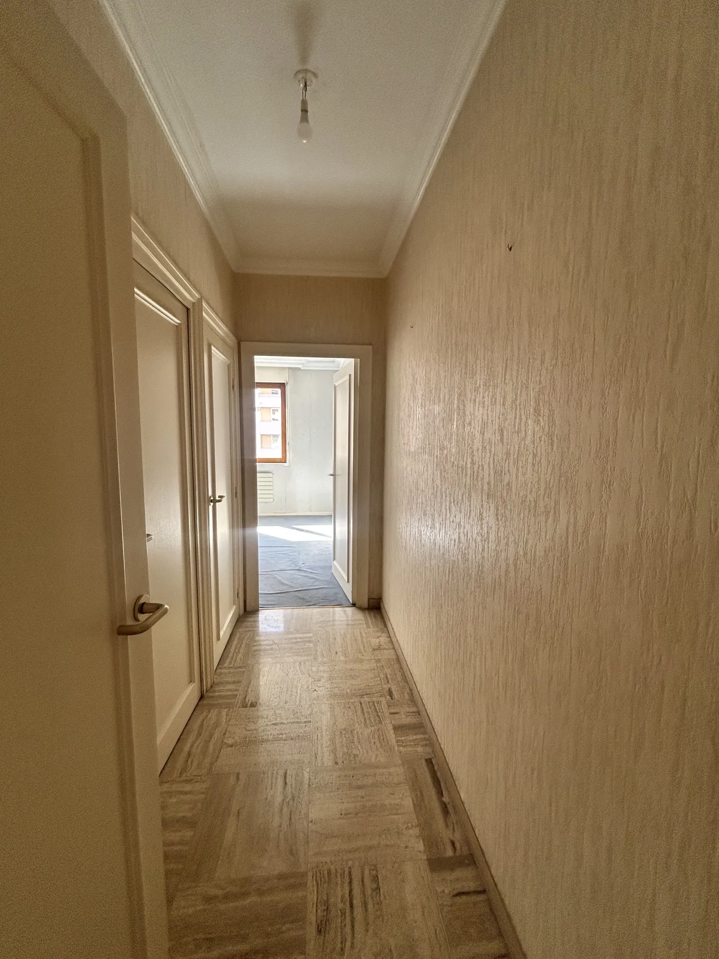 Appartement F6 de 151,37 m² avec 4 chambres et deux terrasses à Saint-Étienne 