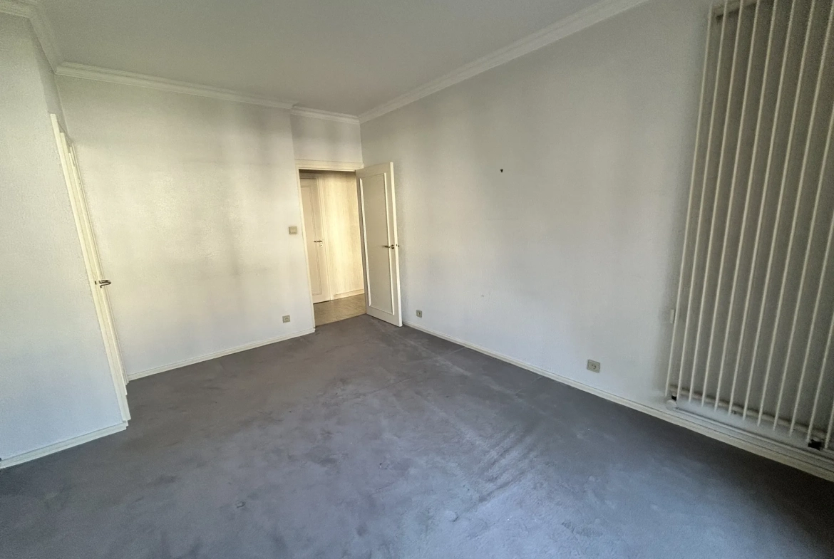 Appartement F6 de 151,37 m² avec 4 chambres et deux terrasses à Saint-Étienne 