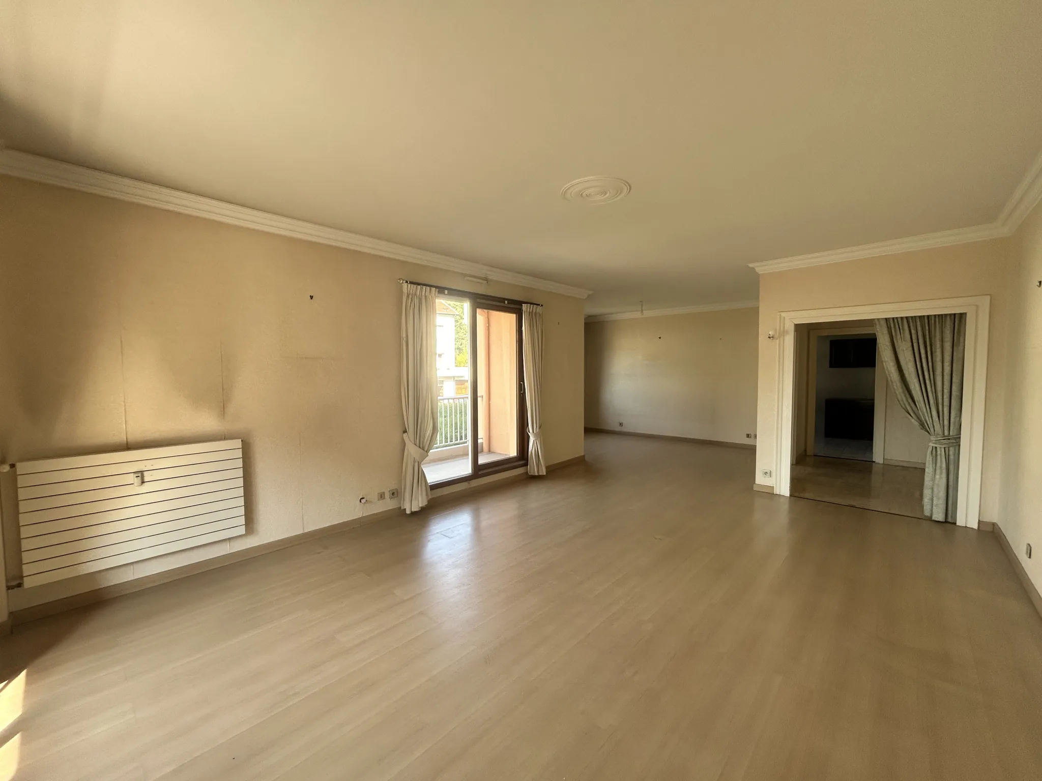 Appartement F6 de 151,37 m² avec 4 chambres et deux terrasses à Saint-Étienne 