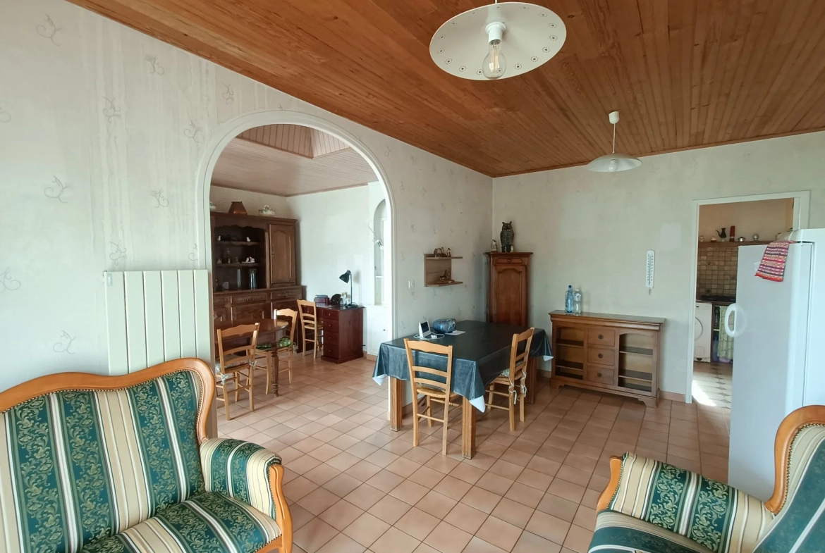 Maison à vendre à La Rochelle – 77 m² avec garage et jardin dans le quartier de Saint Éloi 