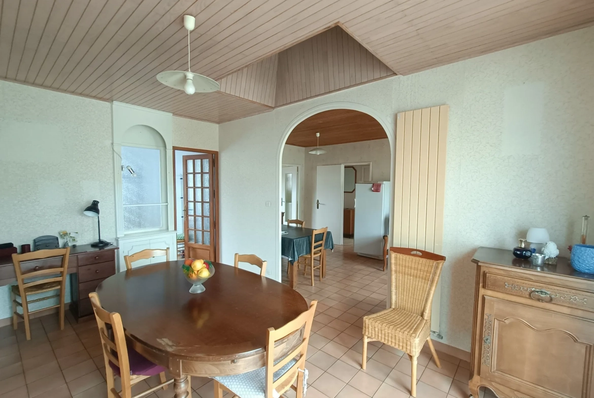 Maison à vendre à La Rochelle – 77 m² avec garage et jardin dans le quartier de Saint Éloi 