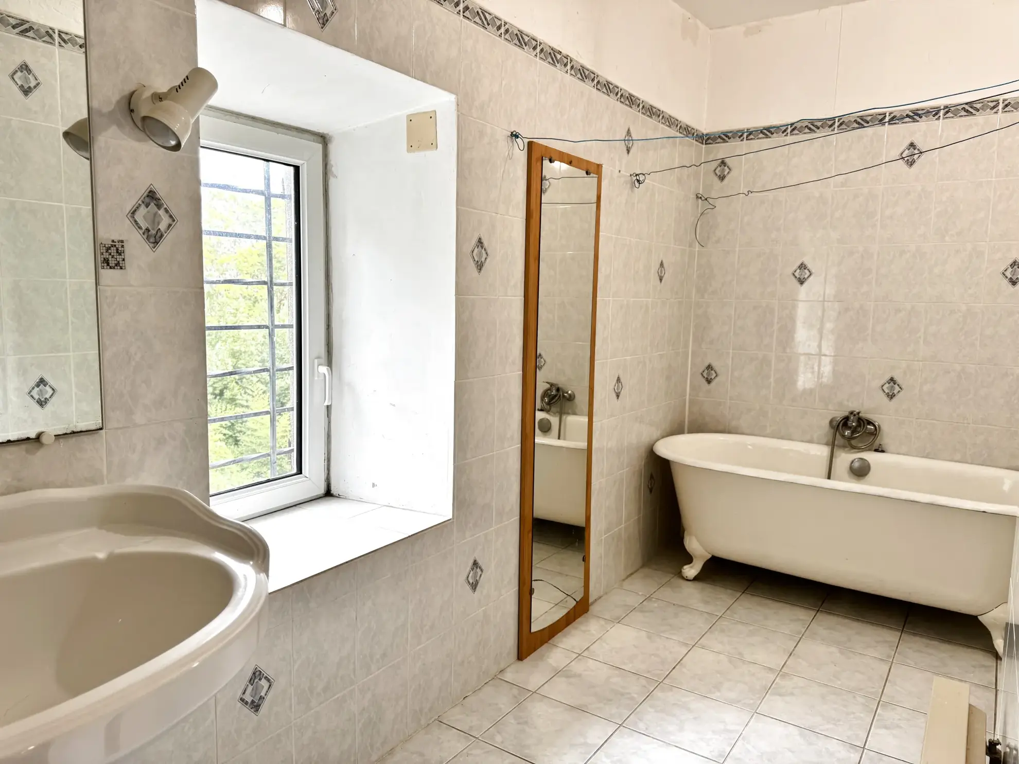 Maison T4 avec jardin arboré à Trèbes, secteur calme et recherché 