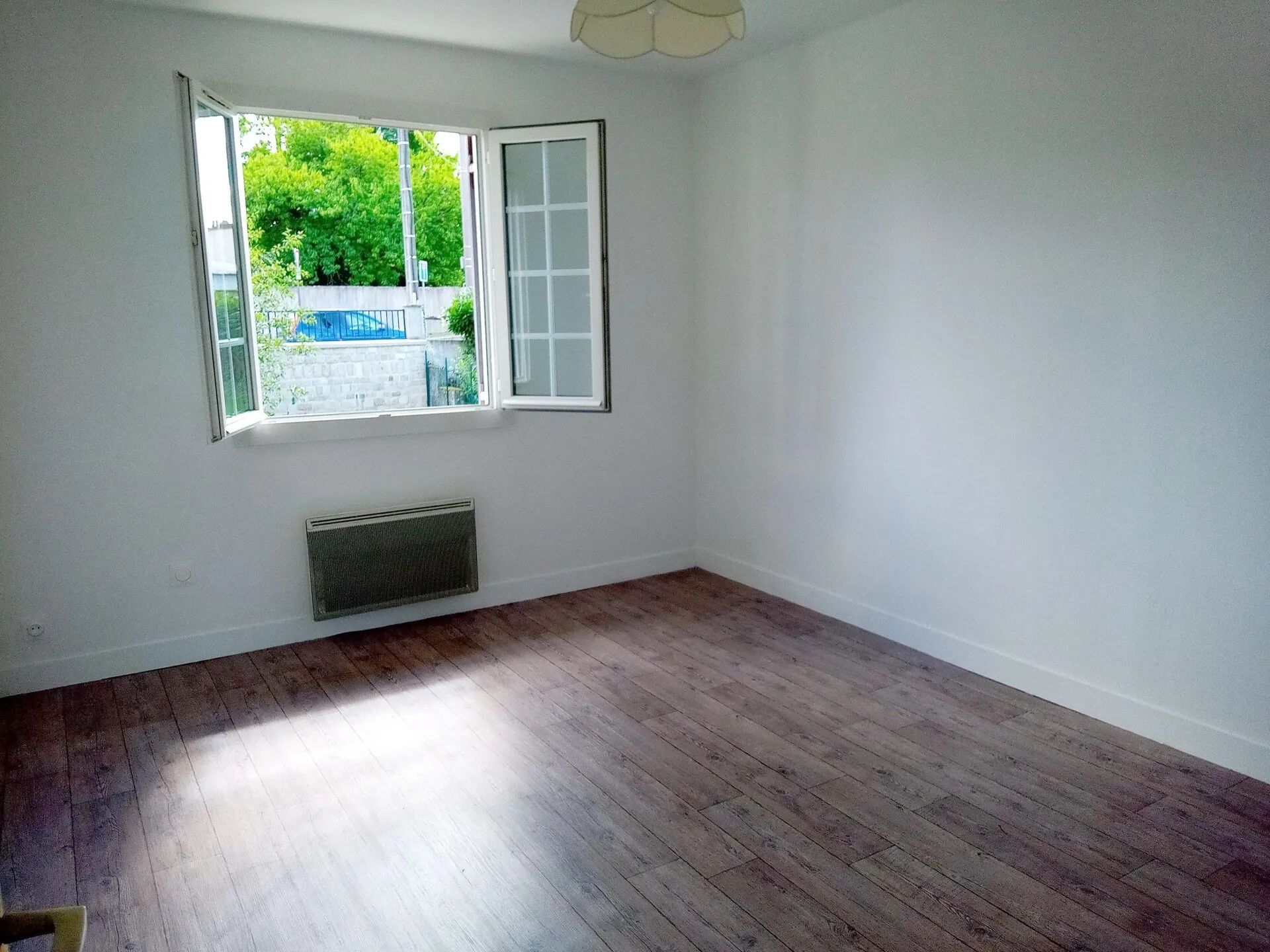 Maison à Coulanges-les-Nevers de 71 m² avec jardin et garage 