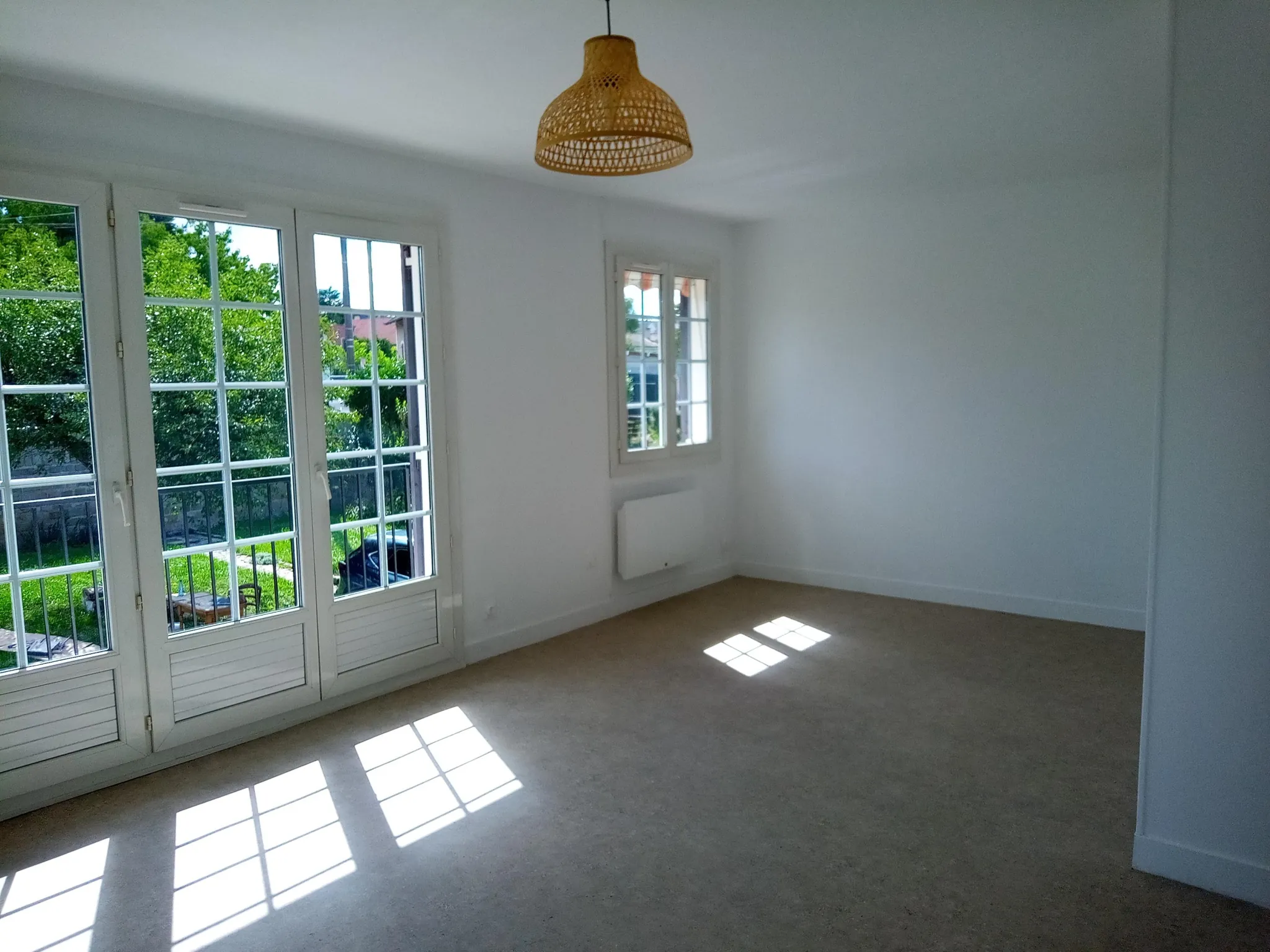 Maison à Coulanges-les-Nevers de 71 m² avec jardin et garage 