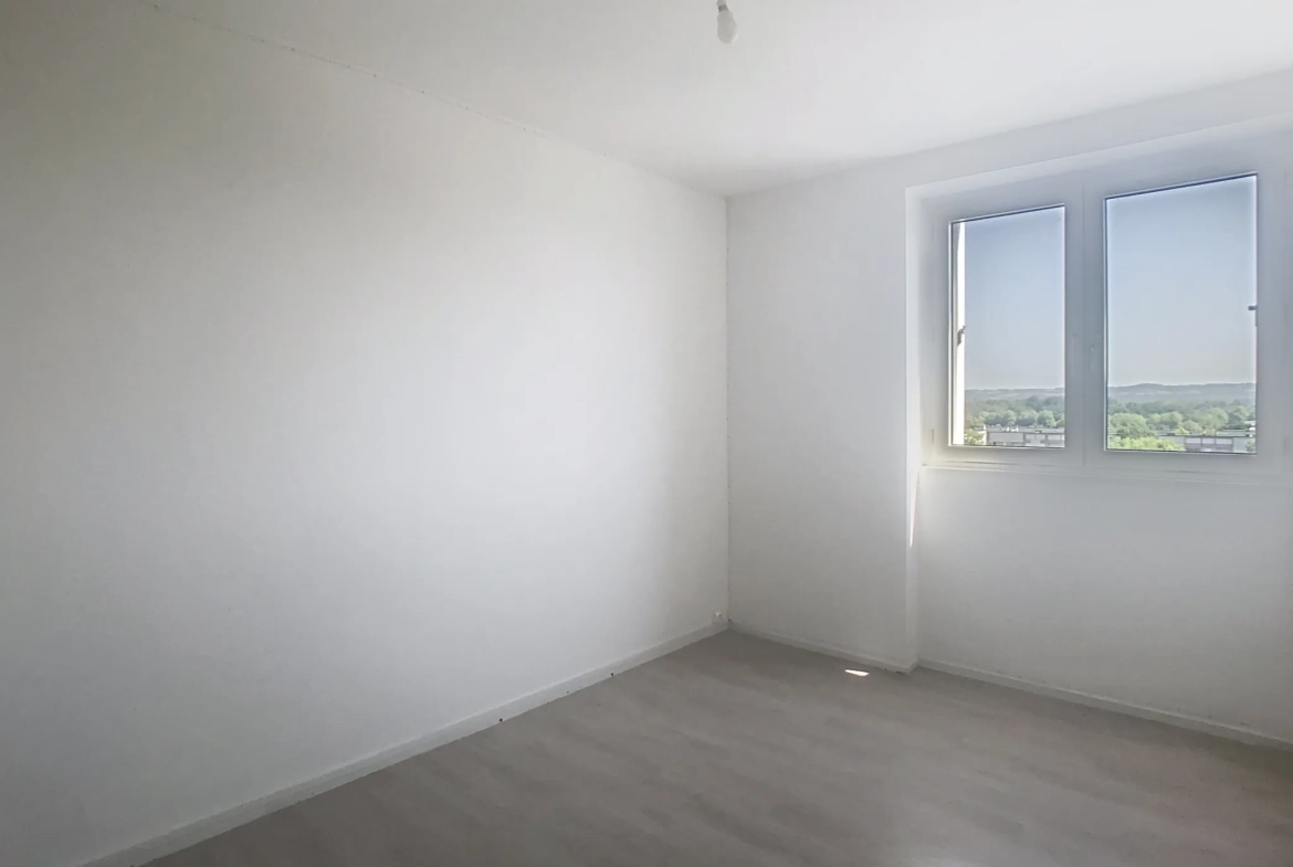 Appartement T5 lumineux avec vue Pyrénées à Mourenx – Charme et proximité 