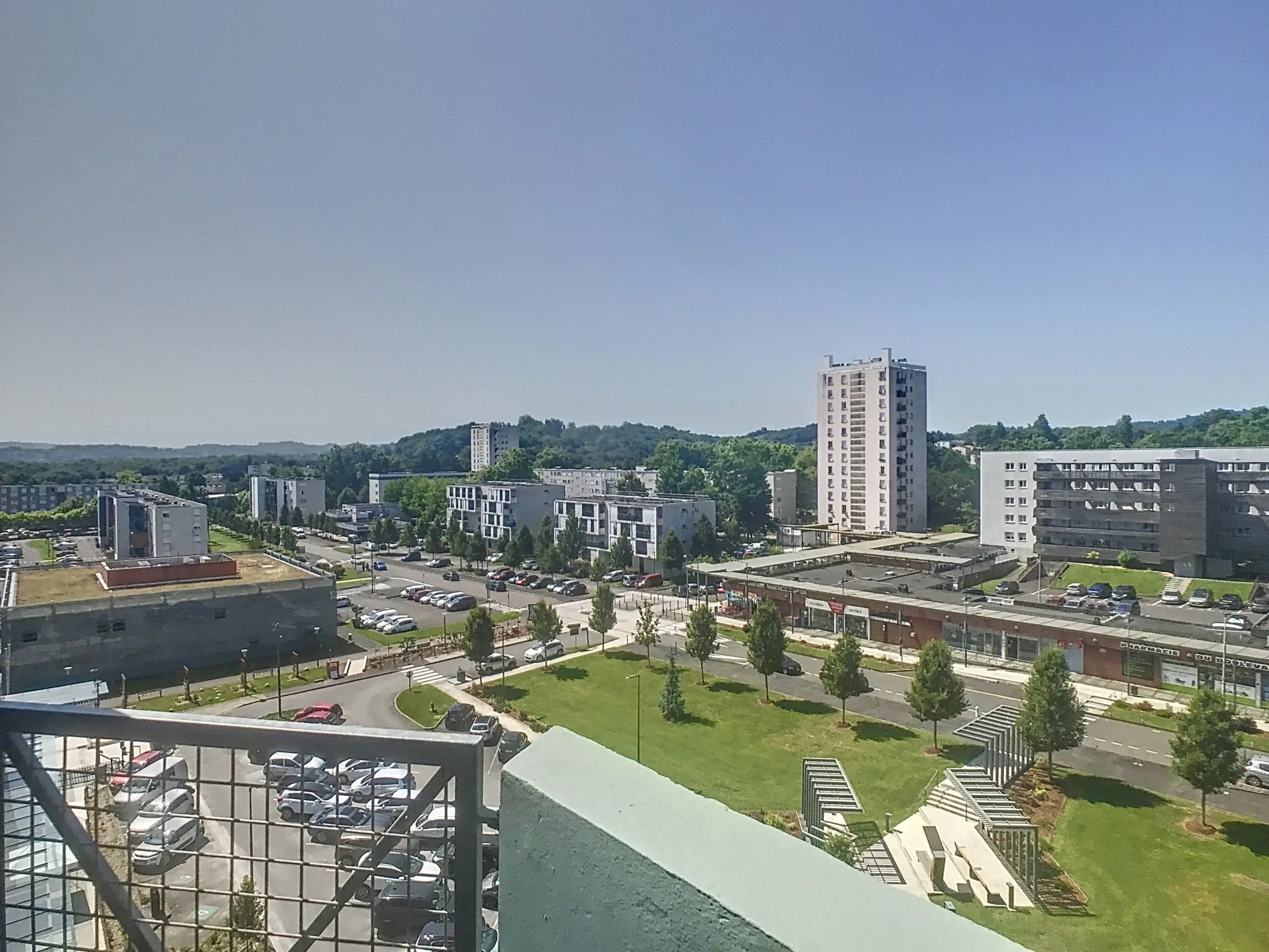Appartement T5 lumineux avec vue Pyrénées à Mourenx – Charme et proximité 