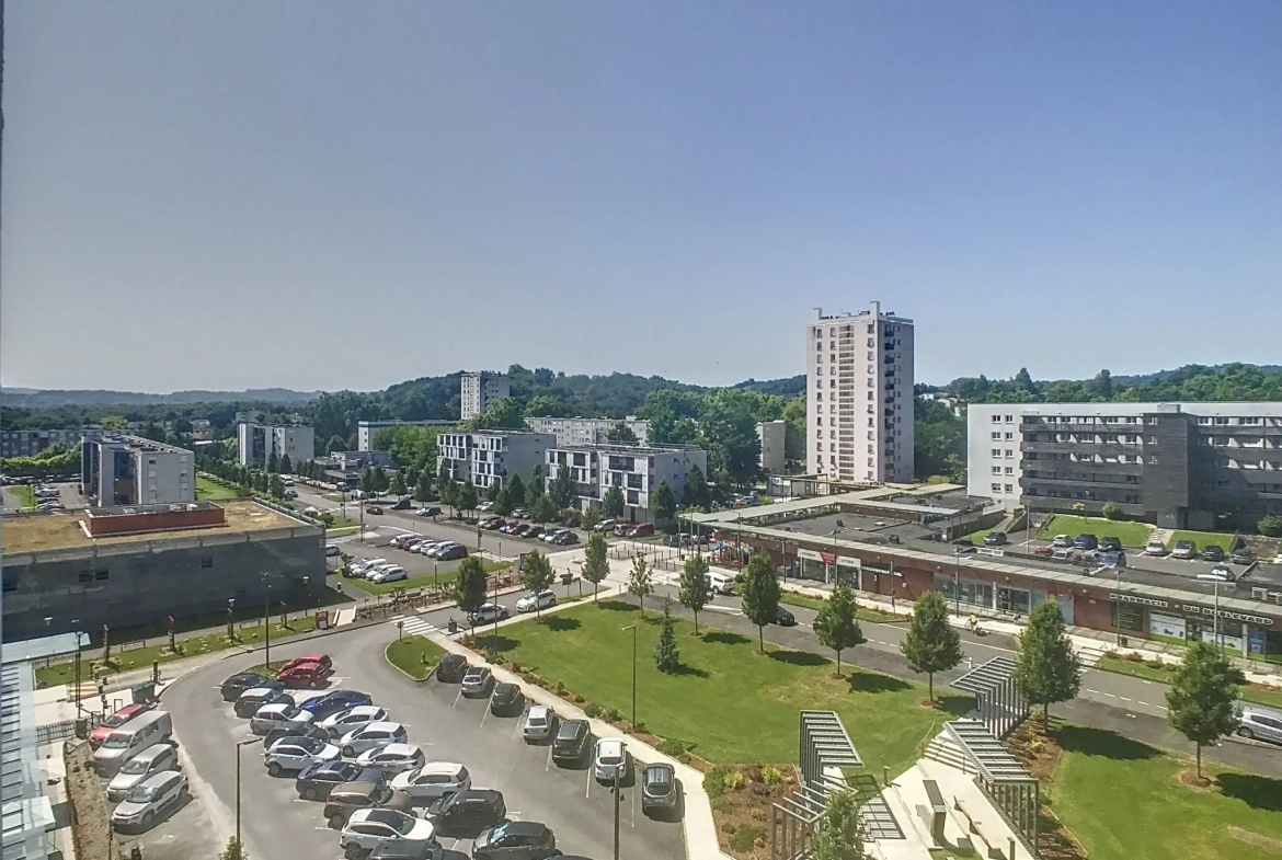 Appartement T5 lumineux avec vue Pyrénées à Mourenx – Charme et proximité 