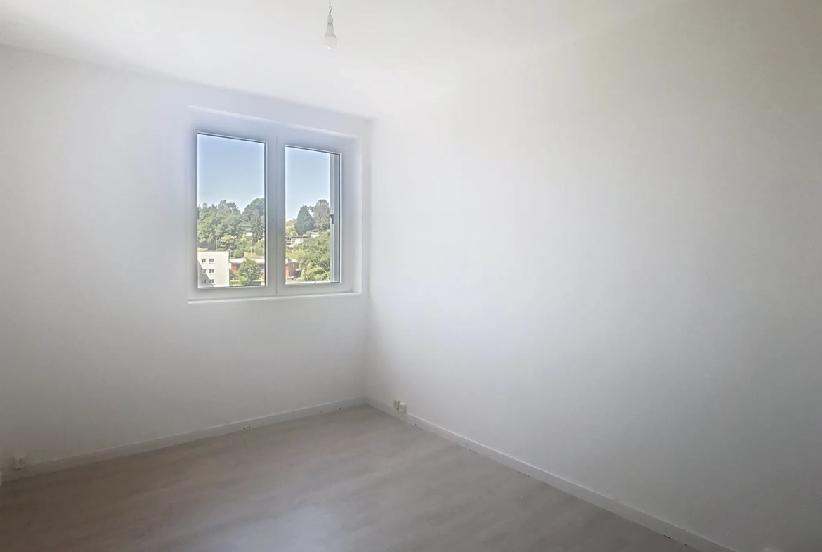 Appartement T5 lumineux avec vue Pyrénées à Mourenx – Charme et proximité 