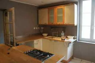 Maison de ville mitoyenne de 180 m² à Le Donjon avec 4 chambres 