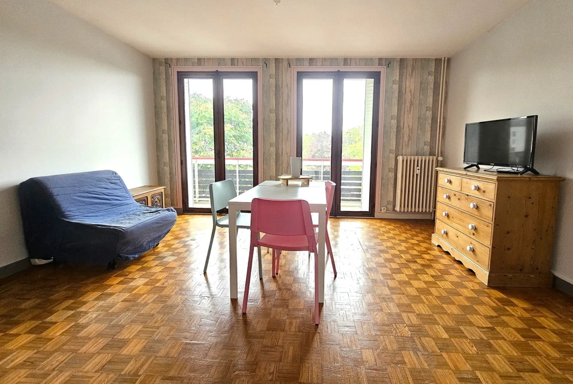 Appartement T3 avec balcon et parking à Clermont-Ferrand – Cesseaux 