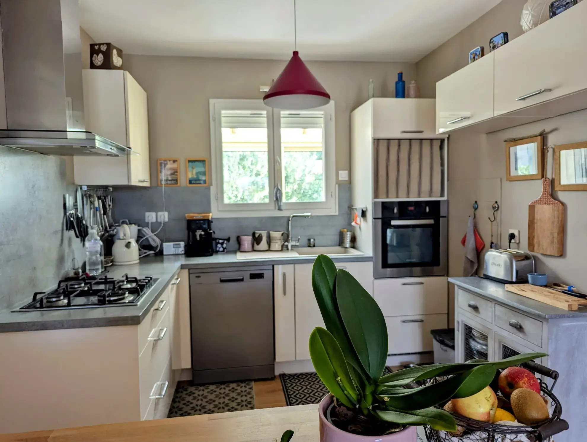 Villa de plain-pied à Ginestas avec jardin et stationnement multiple 