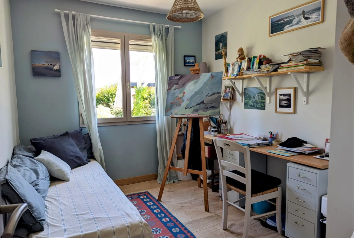 Villa de plain-pied à Ginestas avec jardin et stationnement multiple 