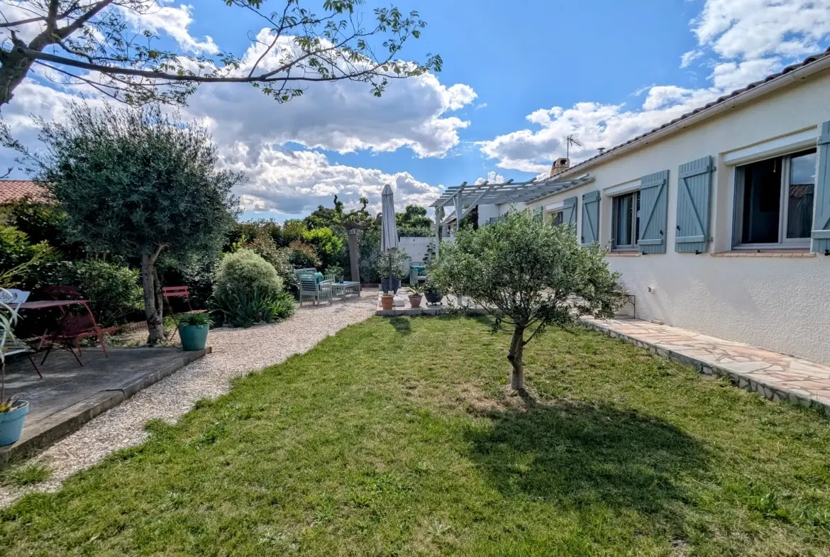 Villa de plain-pied à Ginestas avec jardin et stationnement multiple 