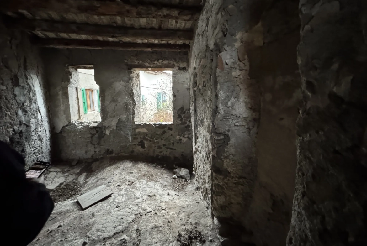 Maison de village à rénover à Tallard (05) – Opportunité d'investissement dans les Hautes-Alpes 
