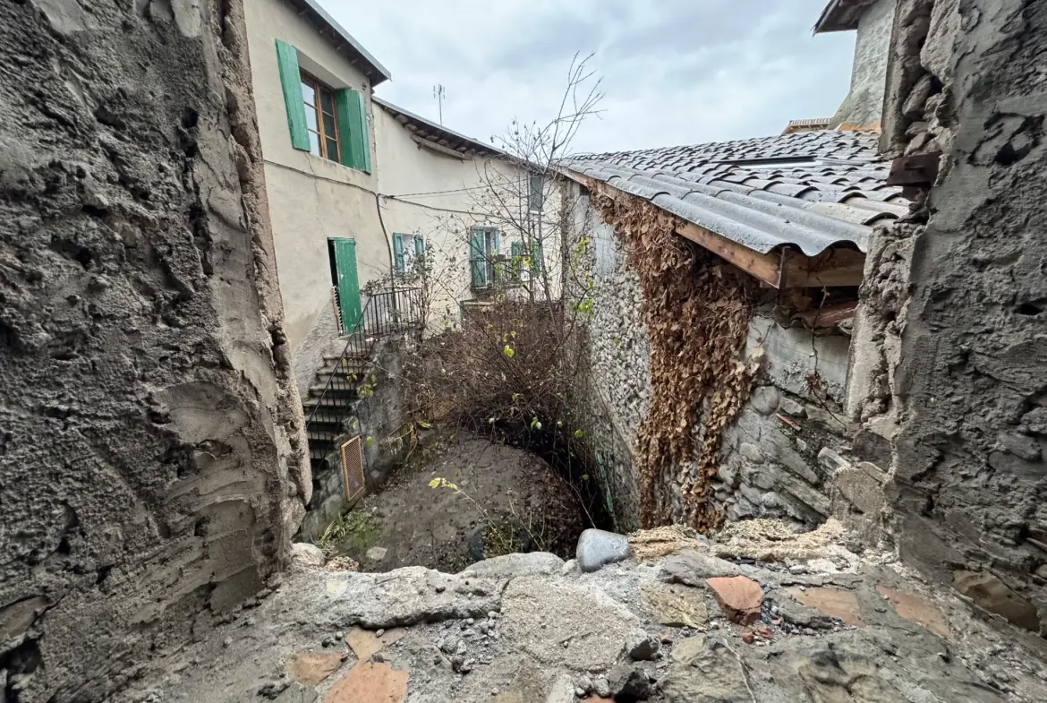 Maison de village à rénover à Tallard (05) – Opportunité d'investissement dans les Hautes-Alpes 