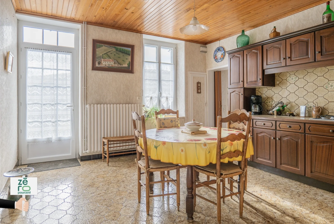 Maison familiale avec potentiel à La Gravelle, proche La Rochelle 