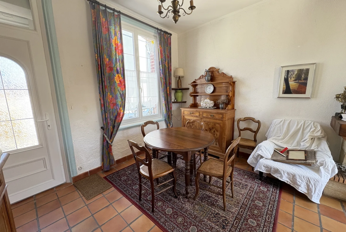 Maison lumineuse avec cour ensoleillée à Cayeux-sur-Mer - 4 chambres, garage et potentiel 