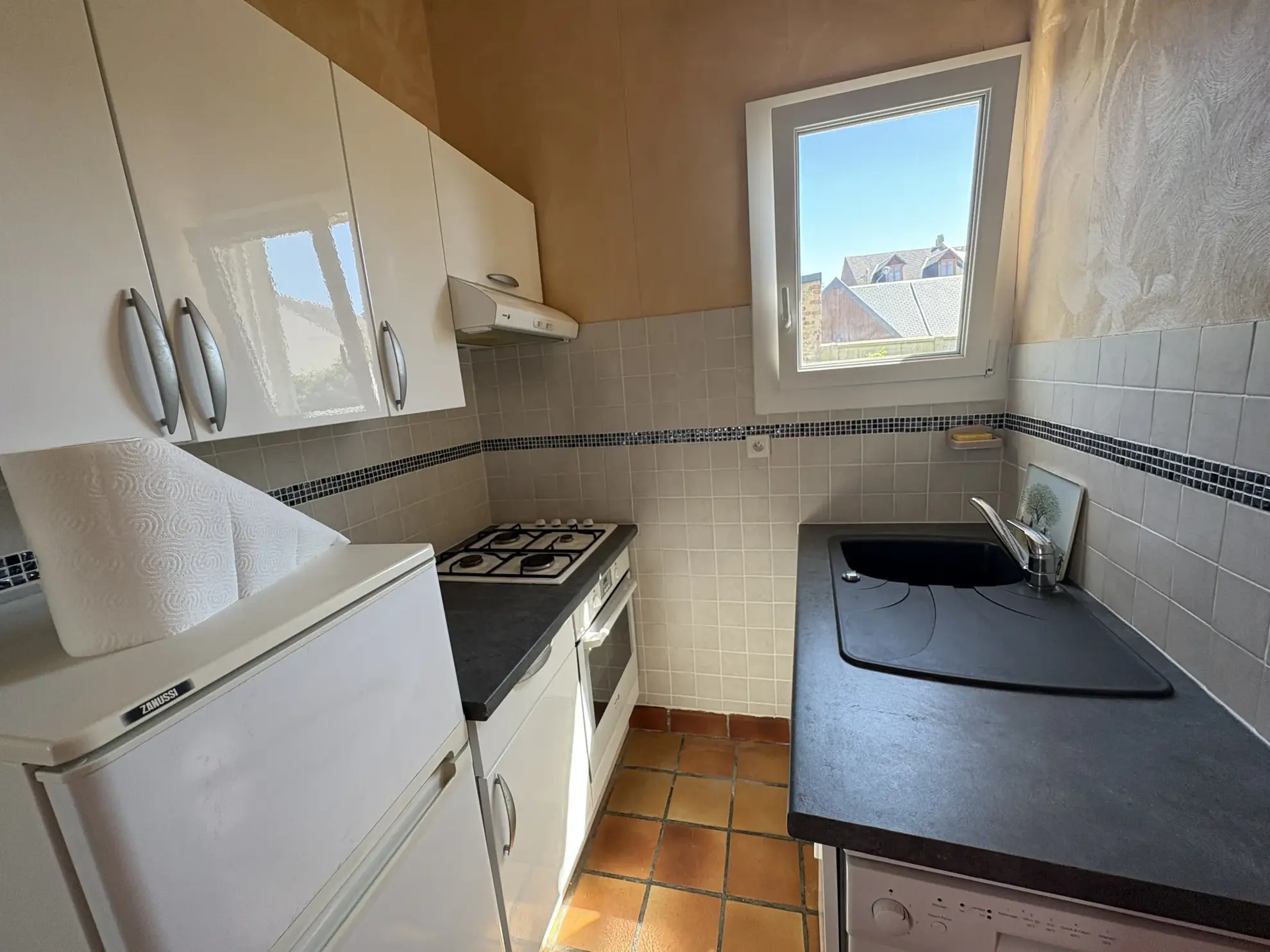 Maison lumineuse avec cour ensoleillée à Cayeux-sur-Mer - 4 chambres, garage et potentiel 