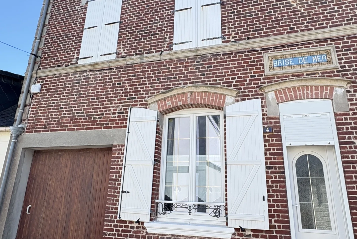 Maison lumineuse avec cour ensoleillée à Cayeux-sur-Mer - 4 chambres, garage et potentiel 