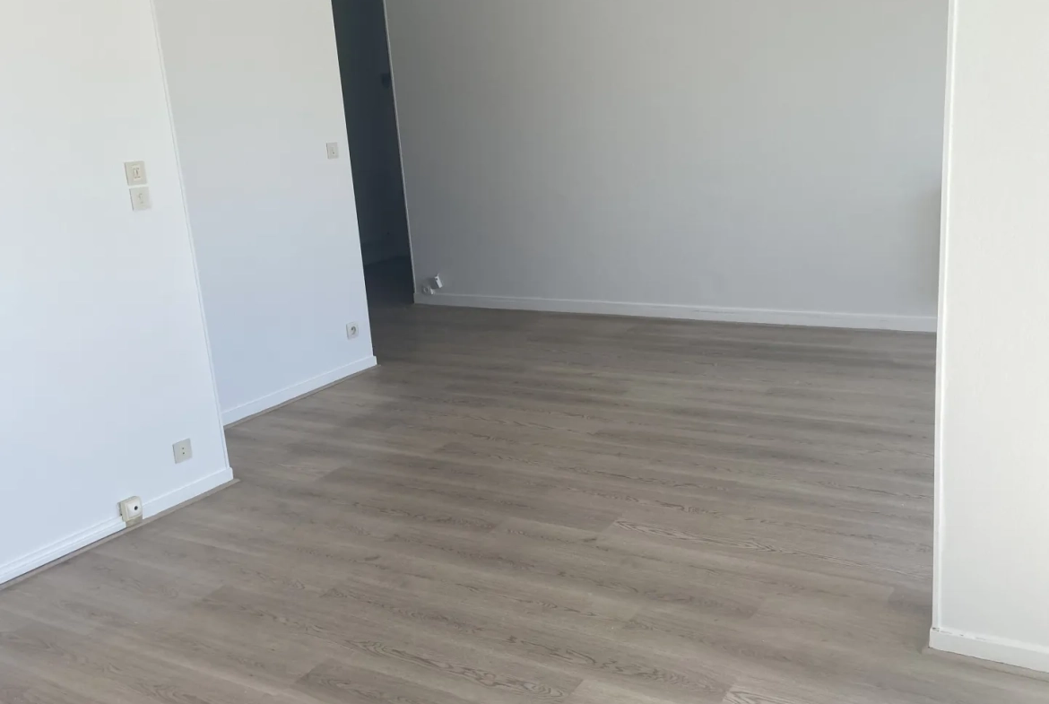 Appartement T2 de 60 m² avec terrasse, cave et garage à Vierzon 