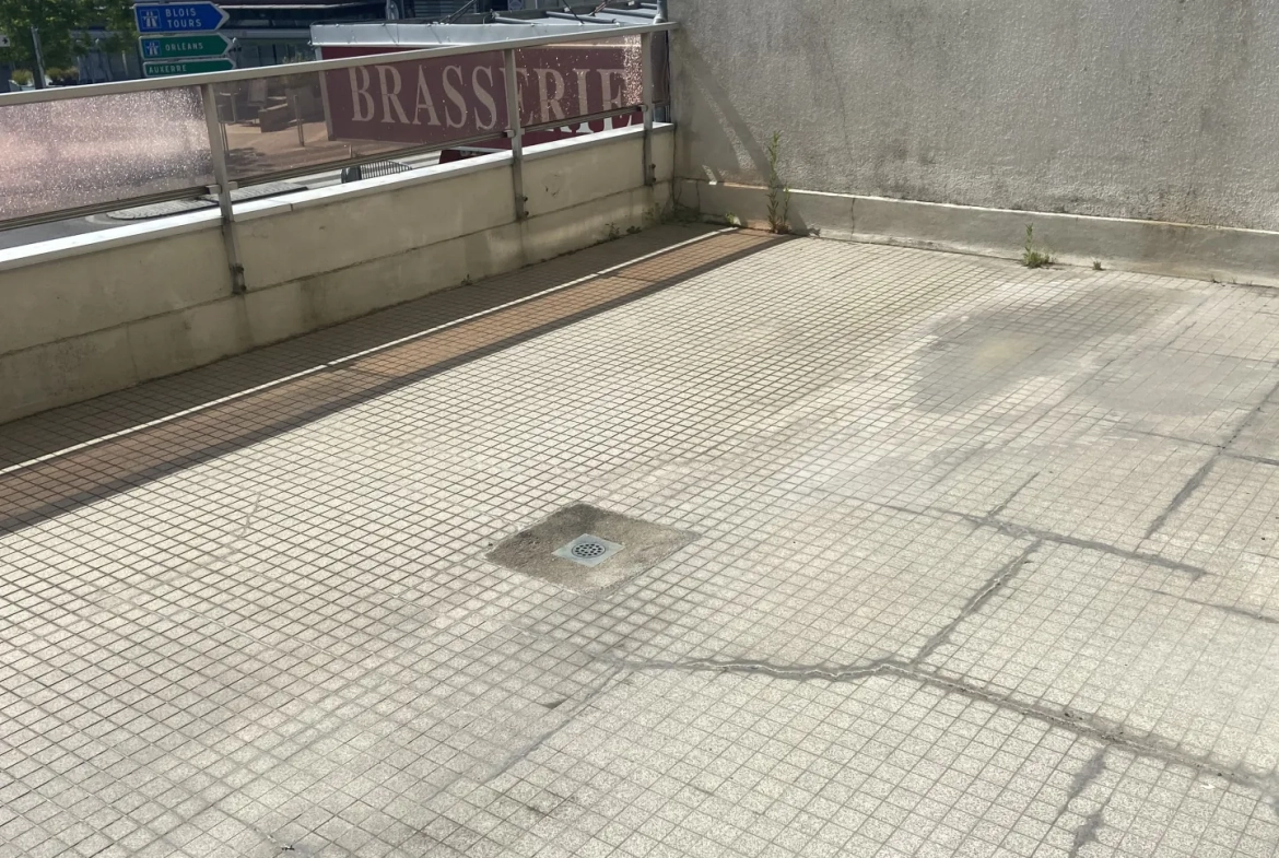 Appartement T2 de 60 m² avec terrasse, cave et garage à Vierzon 