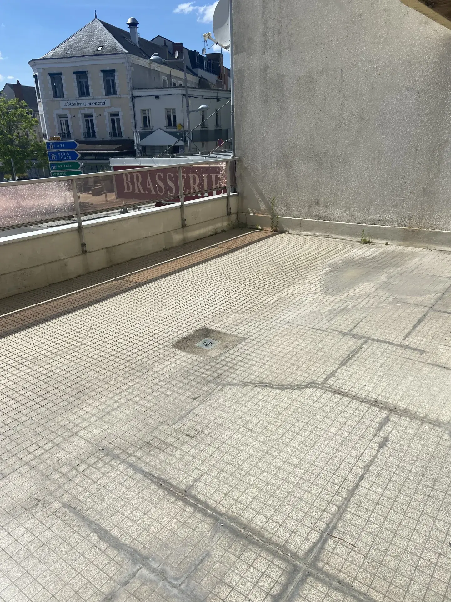 Appartement T2 de 60 m² avec terrasse, cave et garage à Vierzon 