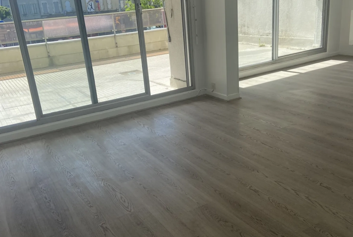 Appartement T2 de 60 m² avec terrasse, cave et garage à Vierzon 