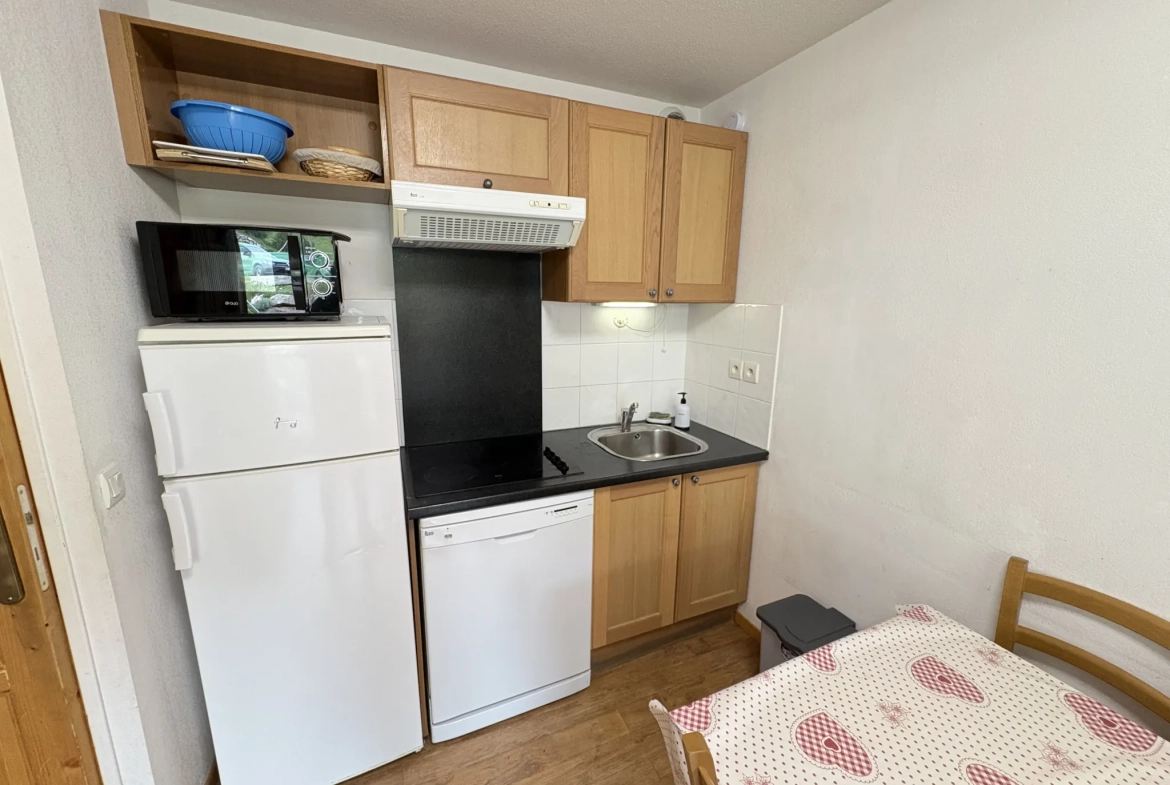 Appartement T2 à vendre à Orcières Merlette avec balcon, piscine et parking, idéal investissement ou résidence secondaire 