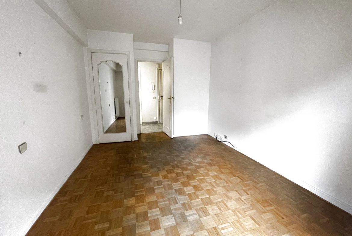 Appartement T2 à Nice Pasteur avec balcons, idéal investissement ou premier achat 