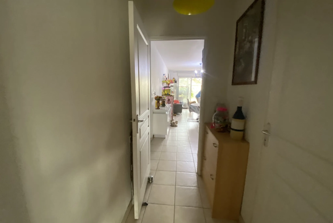 Appartement T2 traversant avec vue mer à La Seyne-sur-Mer Portes Marines 
