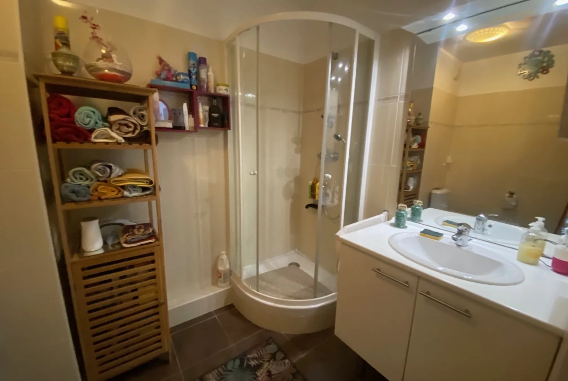 Appartement T2 traversant avec vue mer à La Seyne-sur-Mer Portes Marines 