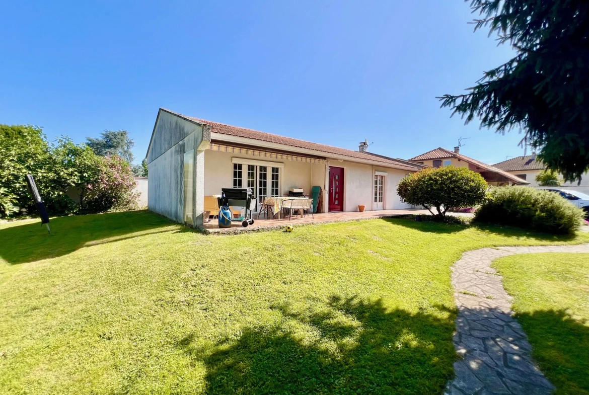 Magnifique maison de plain-pied à Tarbes avec grand jardin et équipements modernes 